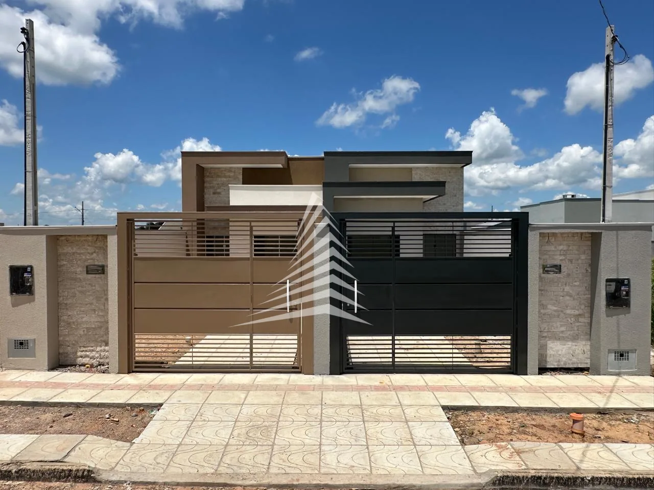 Casa nova á venda